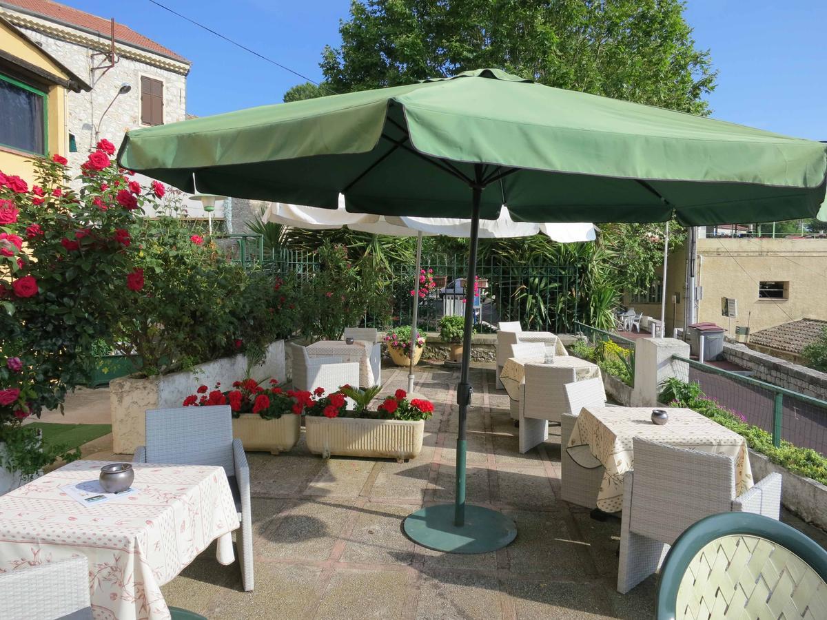 Hostellerie Aspremont Exterior photo